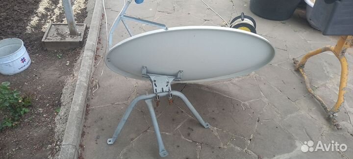 Спутниковая тарелка