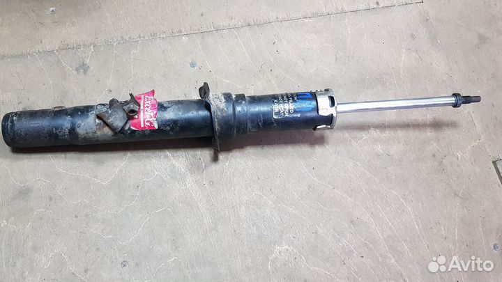 Амортизатор передний левый Мазда 6 GG