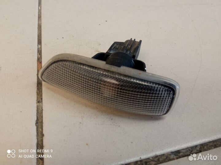 Повторитель поворотов правый Volvo S80