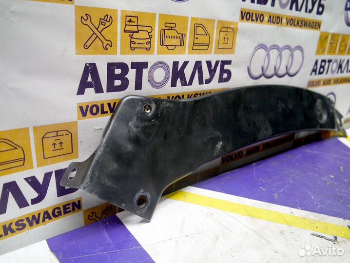 Кронштейн фары правой Тигуан 08-11