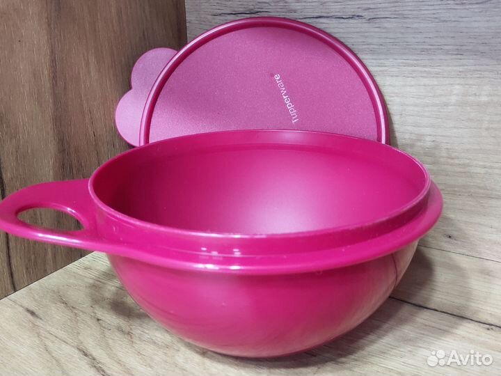 Новая чаша Tupperware,объем 1.4