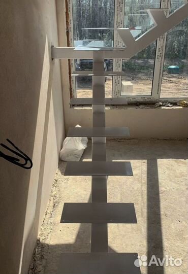 Метлличесакую лестницу Изготовим