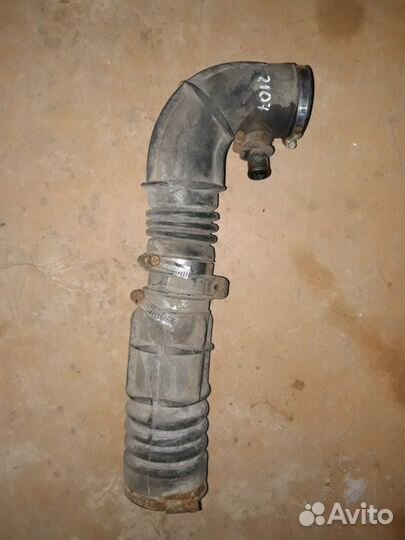 Патрубок воздушного фильтра LADA 2107