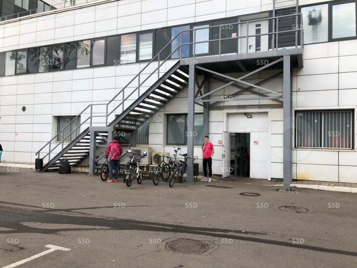 Продам торговое помещение, 204 м²