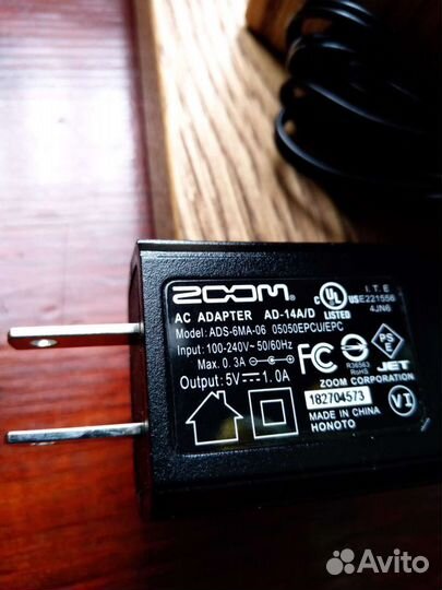 Блок питания zoom H4n 5v 1a (220в) - япония Новый