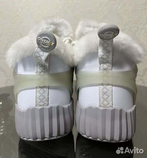 Кроссовки зимние женские