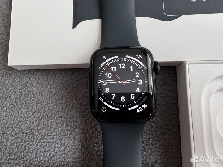 Apple Watch SE 2 40 mm как новые 100% АКБ