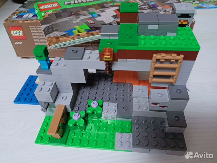 Конструктор lego Minecraft 21141 Пещера зомби