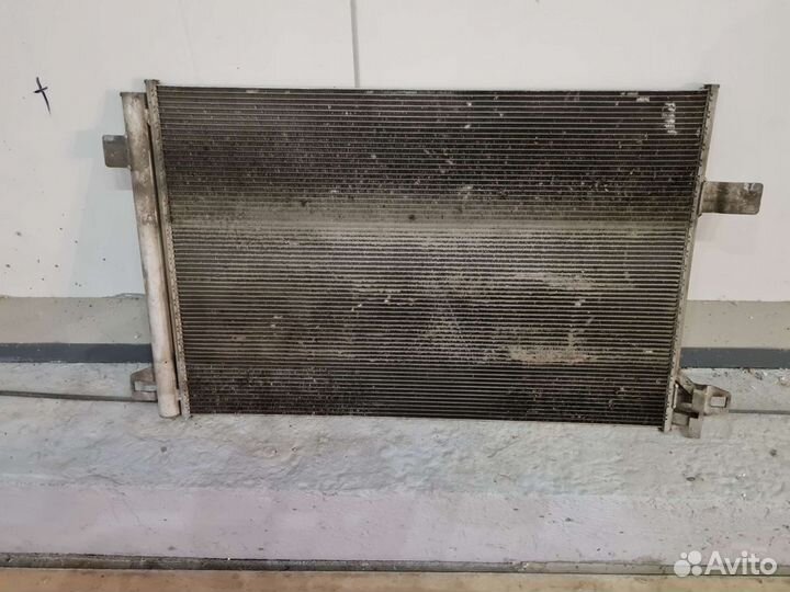 VW Transporter Caravelle T6 радиатор кондиционера