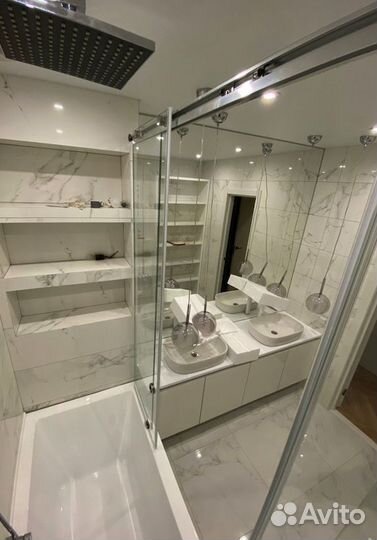 Душевой уголок новый. Душевая перегородка