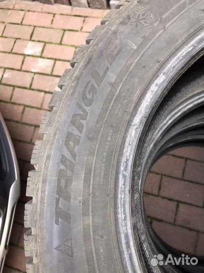 Triangle Snowlink TWT02 225/60 R18