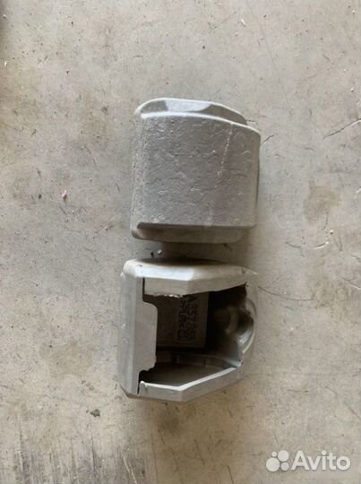 Крышка ремня безопасности задняя Skoda Octavia A7