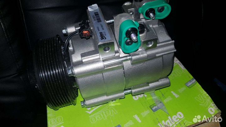 Компрессор кондиционера KIA sorento 1 Valeo 813371