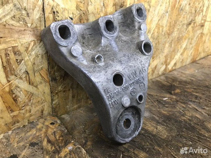 Кронштейн подушки двс Volkswagen Polo седан 1.6