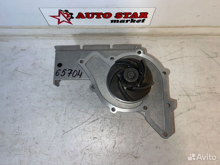 Насос системы охлаждения новый Audi A4/6/8 (3.0)