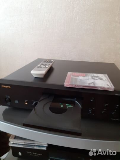 Cd проигрыватель Onkyo DX-7555 c пультом в идеале