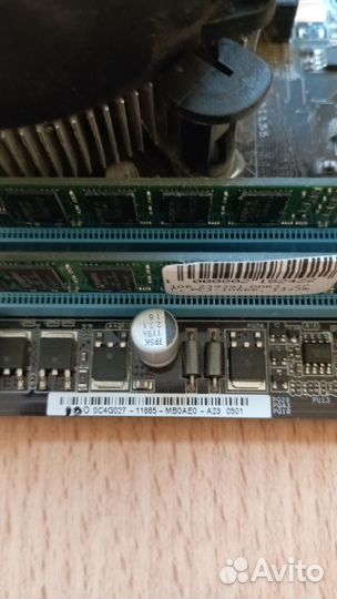 Материнская плата с процессором и памятью