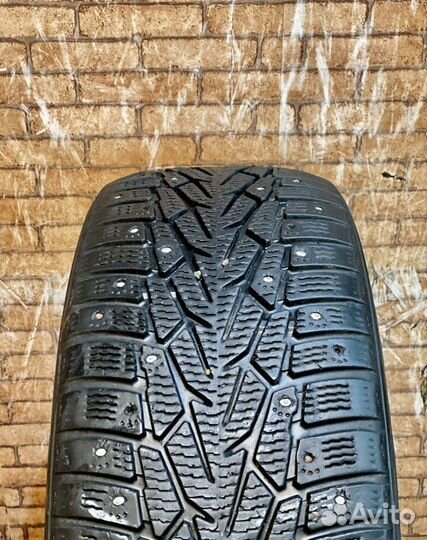 Nokian Tyres Hakkapeliitta 7 215/55 R17