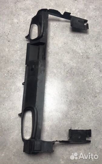 Воздухозаборник передний Mercedes-Benz C32