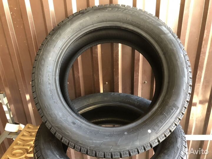 Pirelli Ice Zero FR 235/55 R19 105H