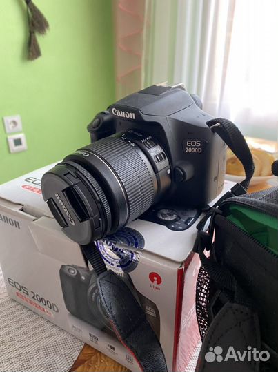 Фотоаппарат Canon EOS 2000d