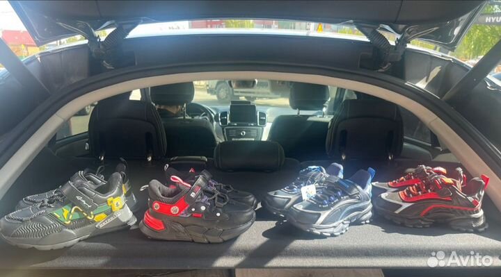 Детские кроссовки 100 пар