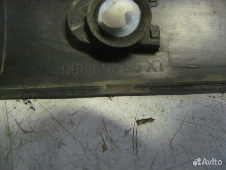 Молдинг задней левой двери Peugeot 3008 2009-2016