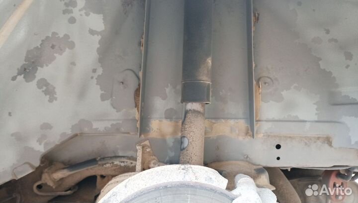 Пескоструйная обработка днища автомобиля