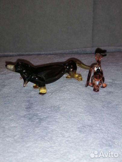 Фигурки собак из стекла