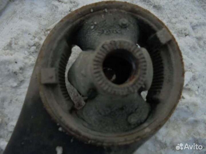 Рычаг передний правый Toyota Corolla Fielder