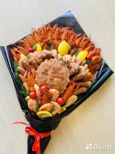 Букеты из свежесваренных раков