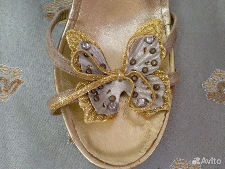 Босоножки золотые 37