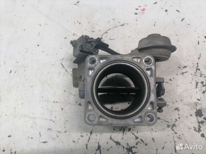 Дросельная заслонка Nissan bluebird cd20