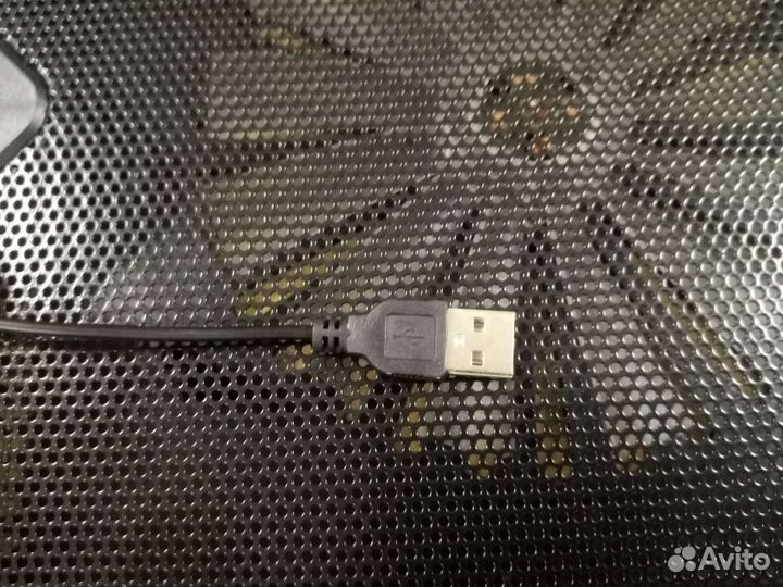 Подставка с охлаждением для ноутбука