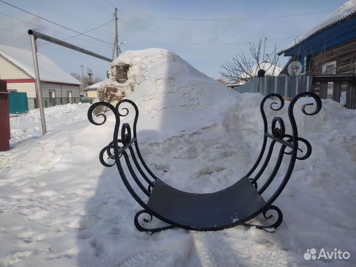 Дровница для камина