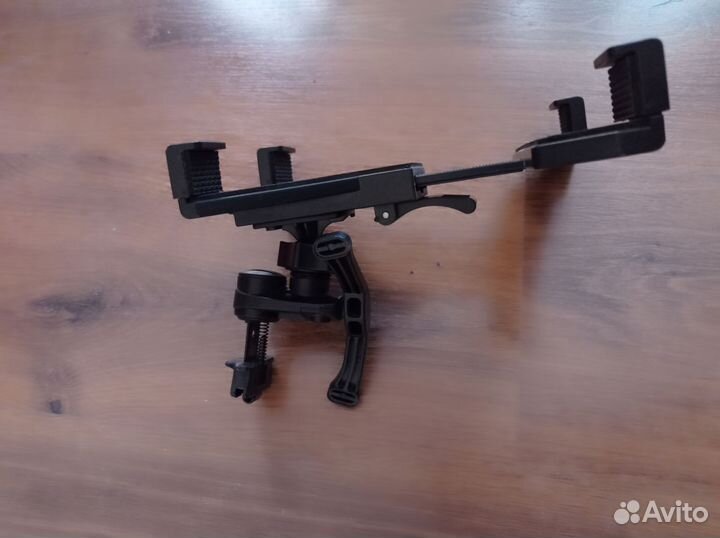 Кронштейн для крепления планшета в автомобиле