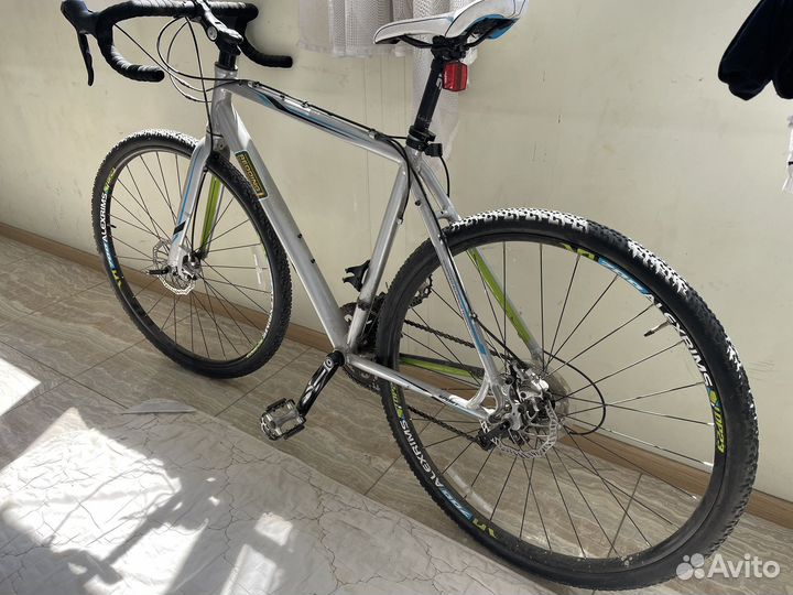 Шоссейный велосипед Mongoose selous sport