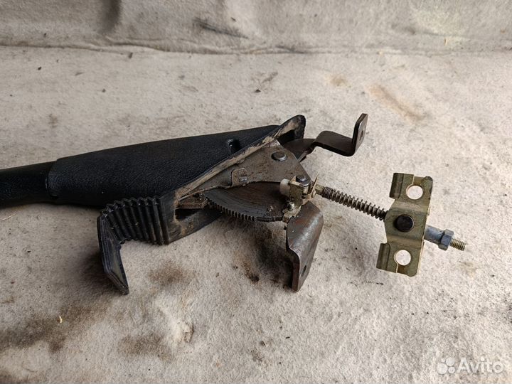 Ручник стояночного тормоза Rover 45