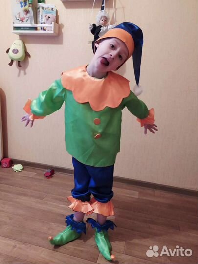 Продам новогодние костюмы