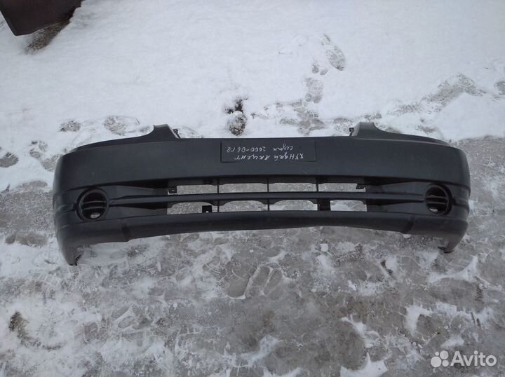 Бампер передний Hyundai Accent + тагаз 2003-2005