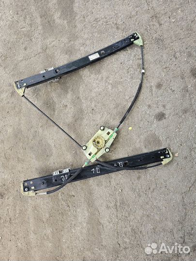 Стеклоподъемник Audi Q7