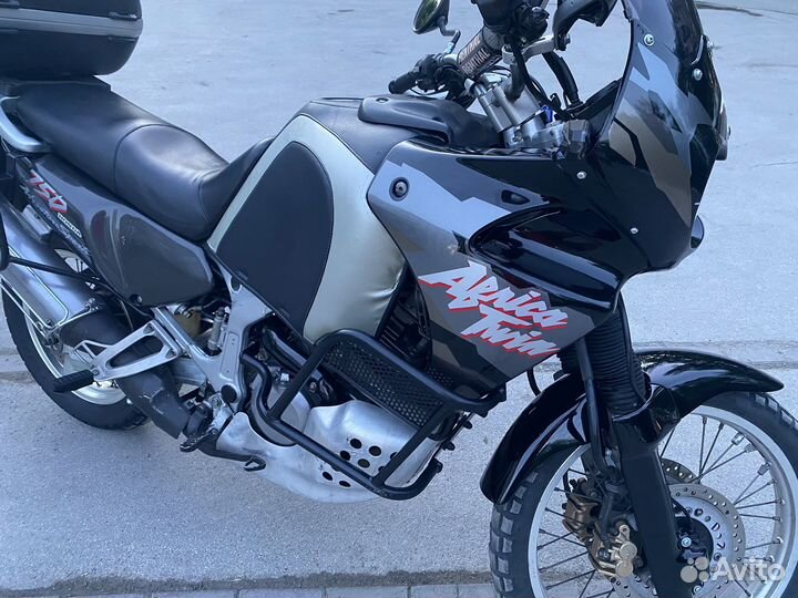 Honda africa twin 750