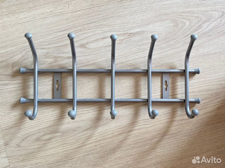 Вешалка настенная металлическая