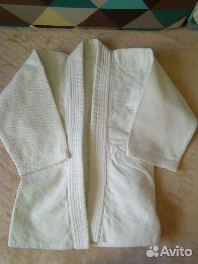 Кимоно (куртка) лет на 5-6 в хорошем состоянии