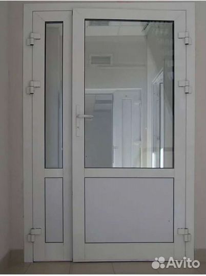 Входная группа алюминиевая дверь пластиковая