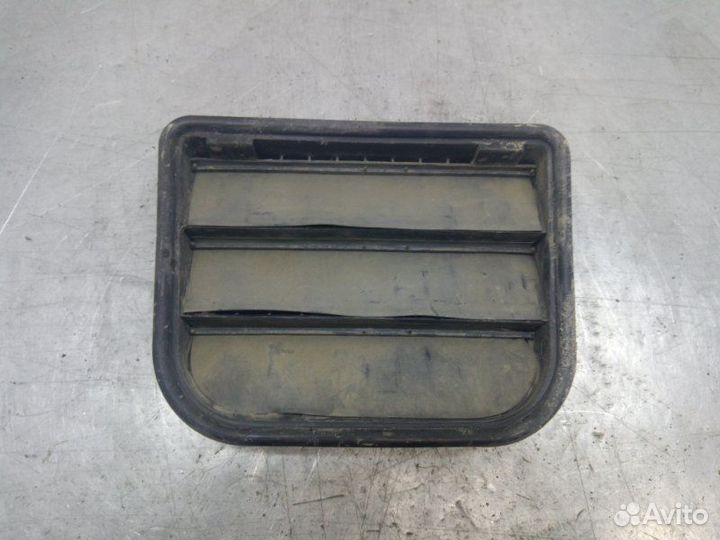 Решетка вентиляционная Volvo S60 седан 2.5 2007