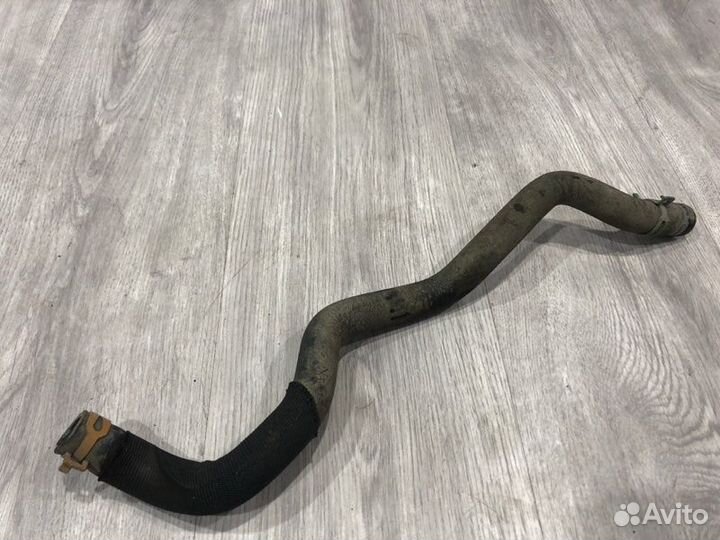 Патрубок системы охлаждения Renault Megane 3