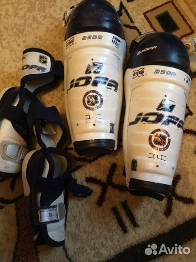 Хоккейные шорты, наколенники, нагрудник