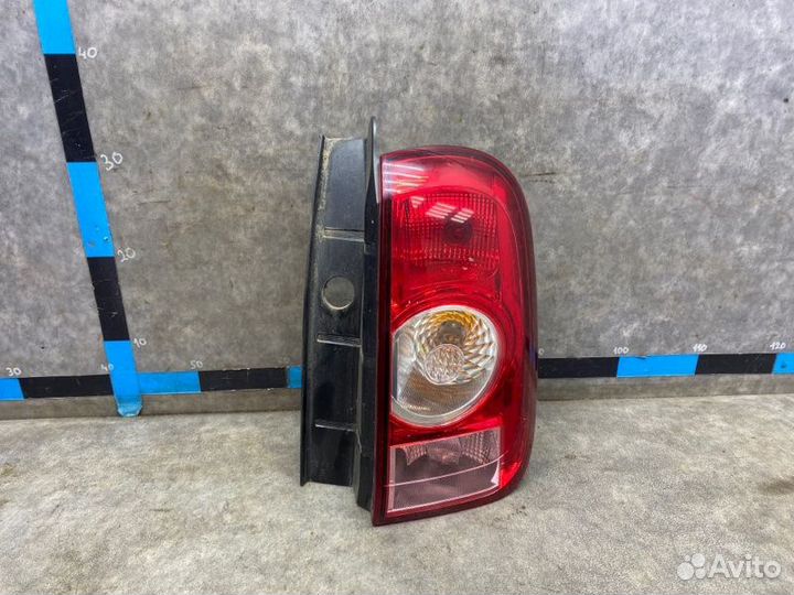 Фонарь задний правый Renault Duster 1 1.6 K4MA690