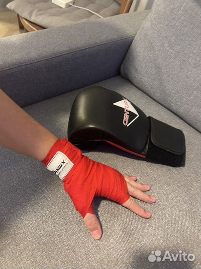 Боксерские перчатки Century 12 oz + бинты